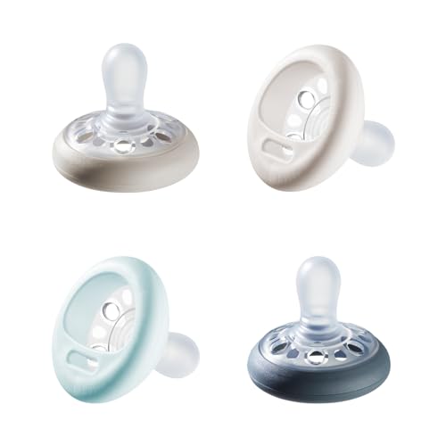 Tommee Tippee Breast-Like Pacifier, 0-6 Months, Symmetrical Design, Natural Breast-Like Baglet, BPA-Free Binkies, Pastel/Blue/Black, Pack of 4