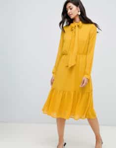 שמלה צנועה צהובה ומיוחדת