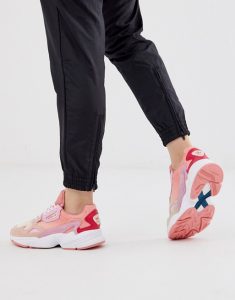 adidas Falcon נשים ב₪231 בלבד משלוח חינם