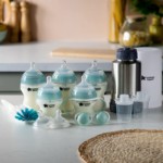 Tommee Tippee Advanced Anti Colic Newborn Baby Bottle Feeding Gift Set 1