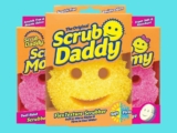 הספוג שכבש את העולם! הScrub Daddy (וגם Mommy ועוד) במבצע קנה יותר שלם פחות! קנו 4 וקבלו גם משלוח חינם!