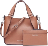 תיק צד דמוי עור Calvin Klein Estelle רק ב₪186! (מגוון צבעים)