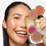 מארז סמקים והיילייטר Tarte Stay Golden Amazonian Clay רק ב₪97