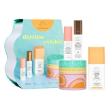 מארז טיפוח Daytime Exhibit מבית Drunk Elephant רק ב₪175 ומשלוח חינם!