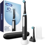 מברשת שיניים חשמלית Oral-B iO 3 עם זוג ראשים רק ב$59.99 ומשלוח חינם! (שחור / לבן)