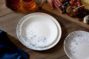 סט צלחות עמידות Corelle Vitrelle Indigo Speckle עם 18 חלקים (6 סועדים) רק ב$92.74!