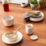 Corelle Stoneware Oatmeal – סט ייחודי מעבודת יד עם צלחות, קערות וכוסות 16 חלקים ל4 סועדים רק ב₪367!